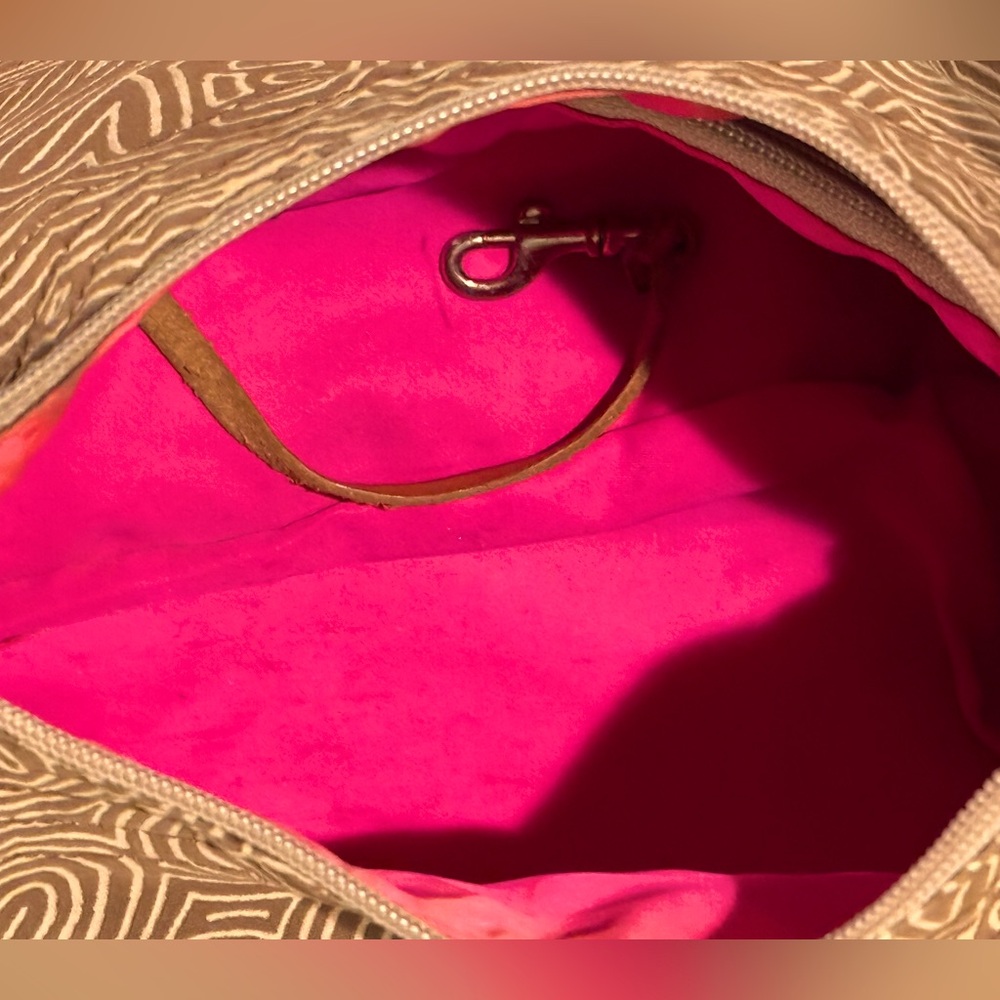 Dooney & Bourke Canvas & Leather Swirl Graffiti Shoulder Bag Approx 11”Lx6”Wx8”H - Picture 13 of 15
